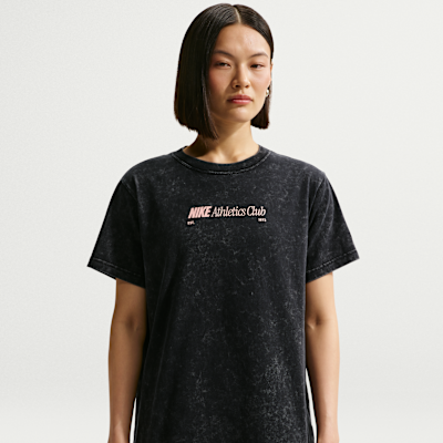 Nike Sportswear Classic Women's Oversized T-Shirt. Nike ID